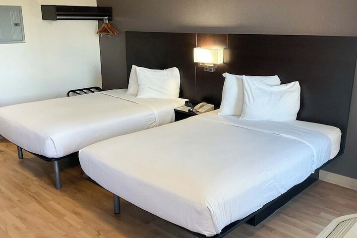 Room 8 of 21