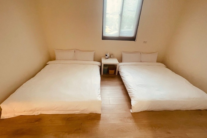Room 14 of 20
