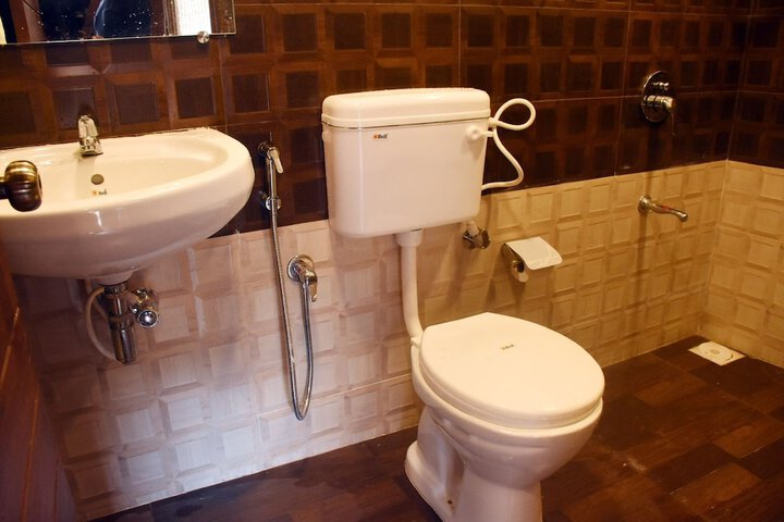 Room 5 of 14