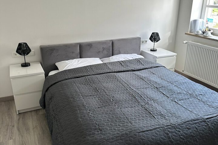 Room 9 of 38
