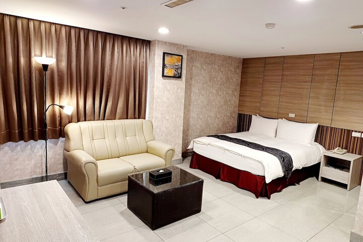 Room 13 of 61