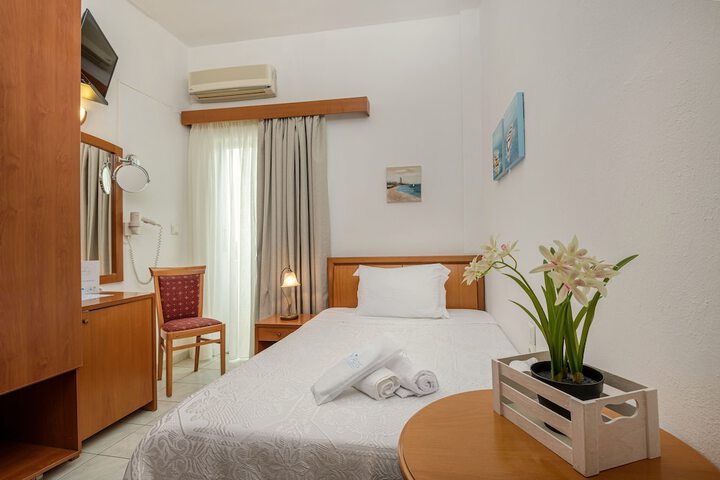 Room 14 of 48