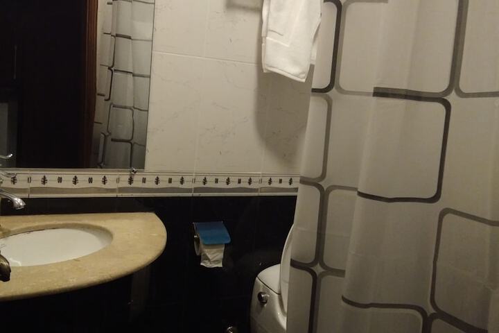 Room 2 of 8