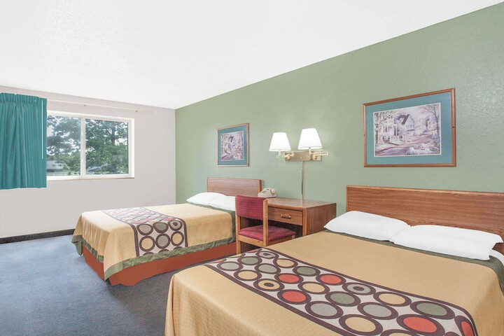 Double Deluxe King Bed (10 of 17)