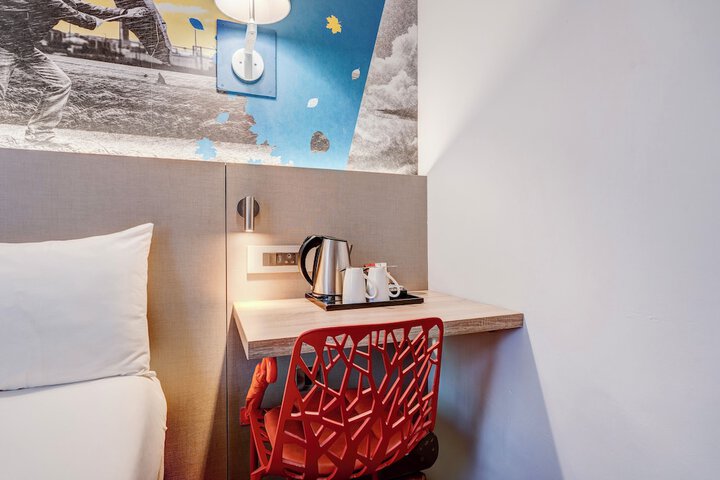 Room 44 of 101