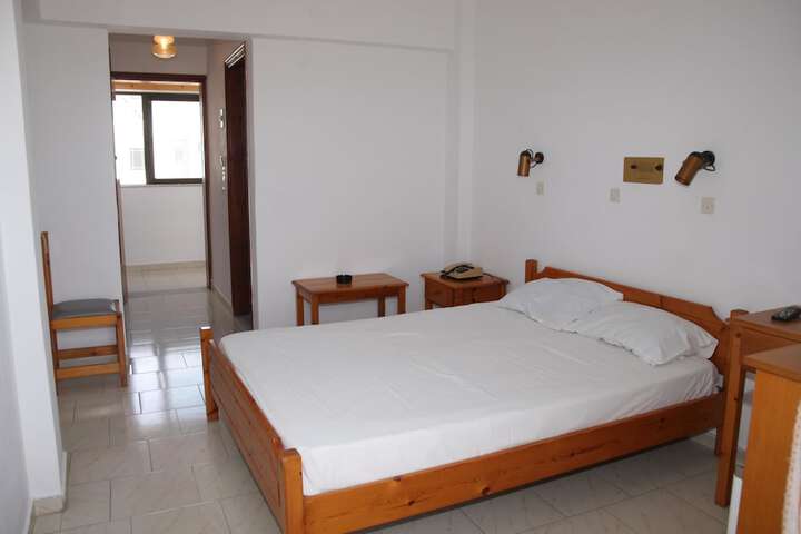Room 10 of 42