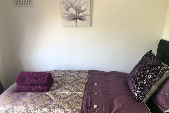 Room 4 of 18