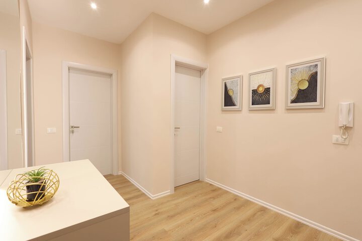 Ballroom/Hall 161 of 169