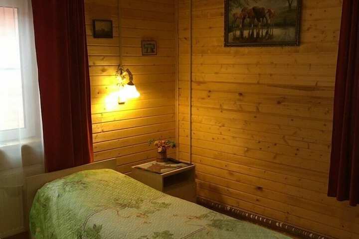 Room 28 of 46