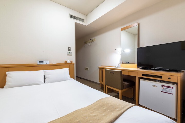 Room 13 of 26