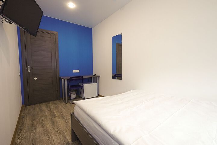 Room 11 of 28