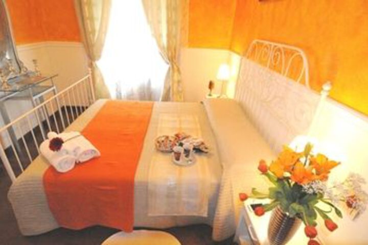 Room 8 of 24