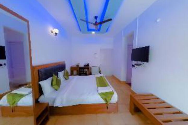Room 16 of 16