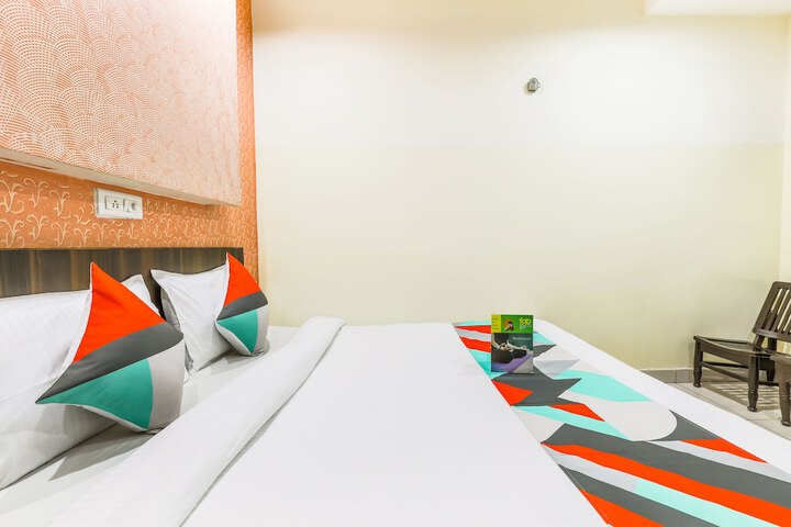 Room 8 of 14