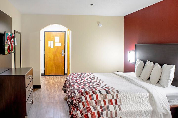 Room 12 of 33