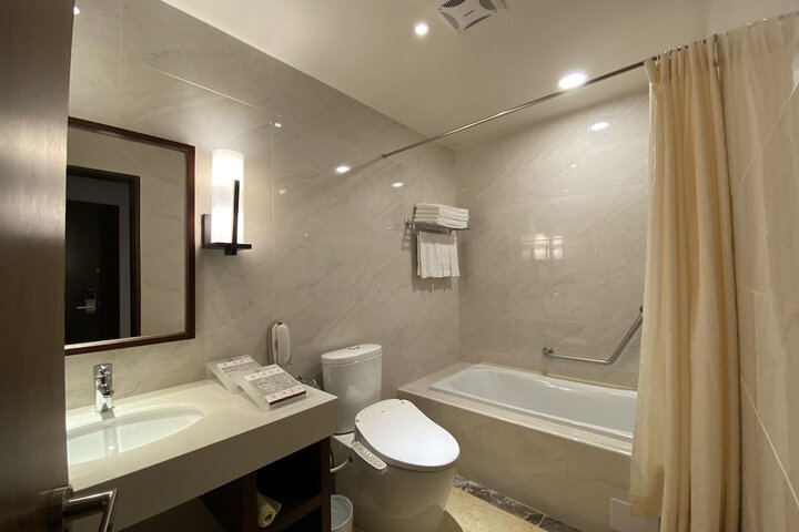 Room 73 of 120