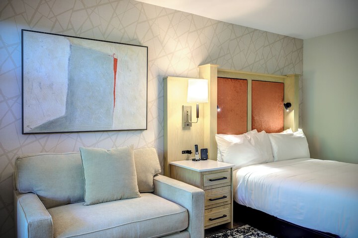 Room 17 of 119