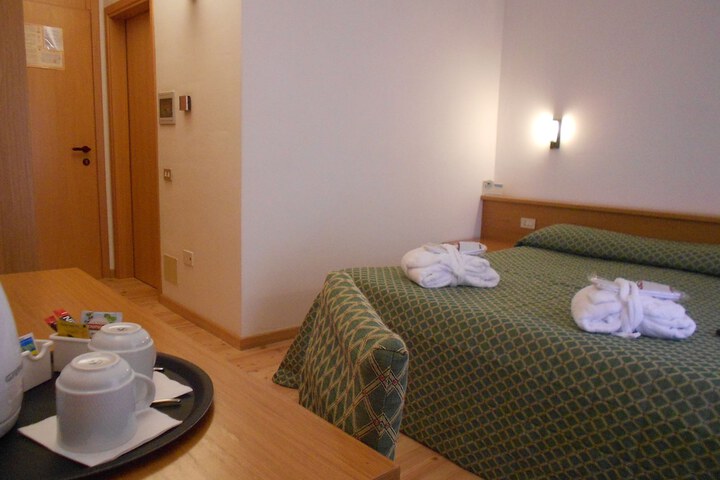 Room 10 of 51
