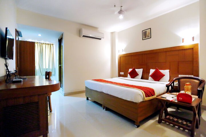 Room 10 of 66