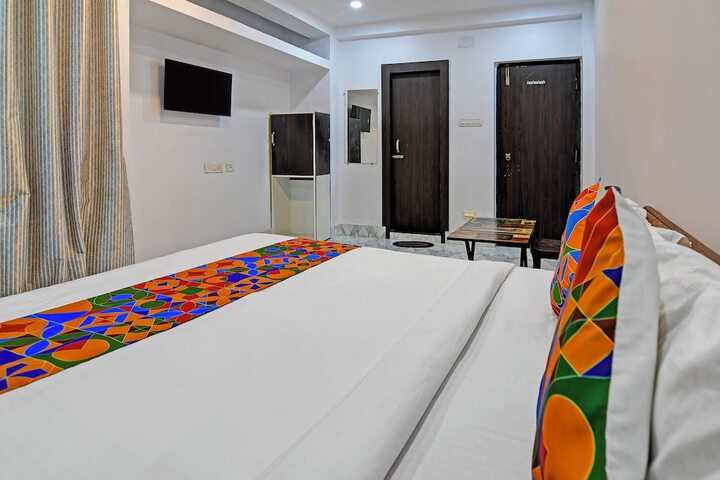 Room 15 of 26