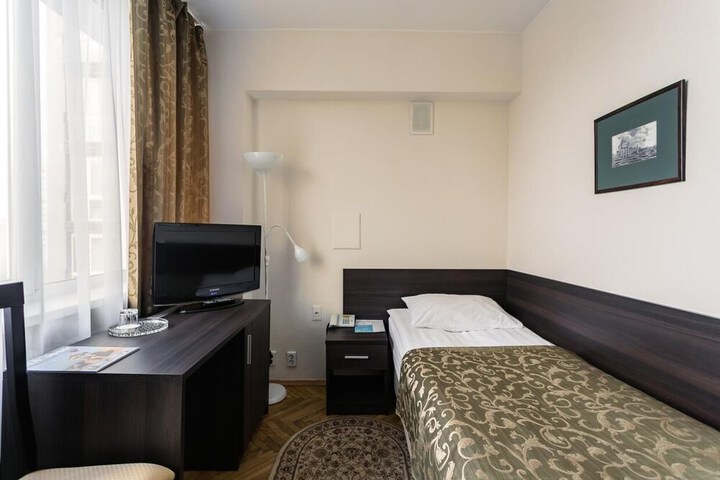 Room 13 of 95