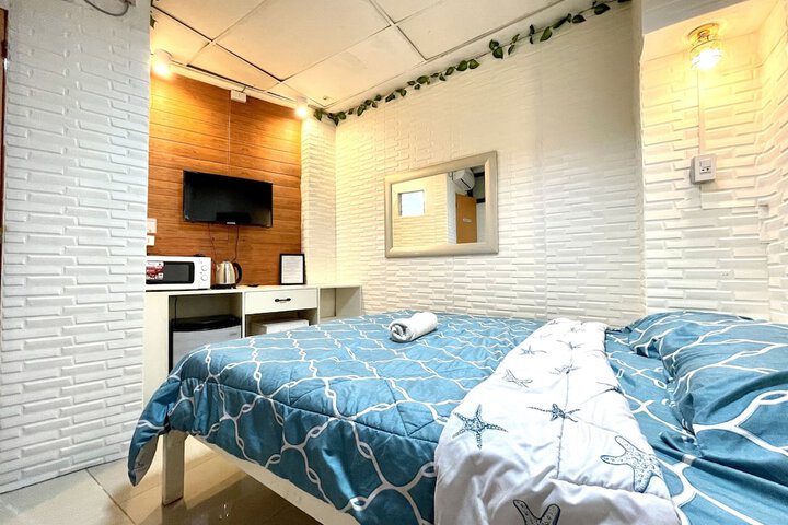 Room 14 of 24