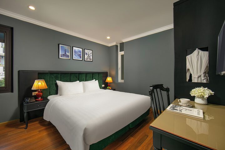 Room 3 of 47