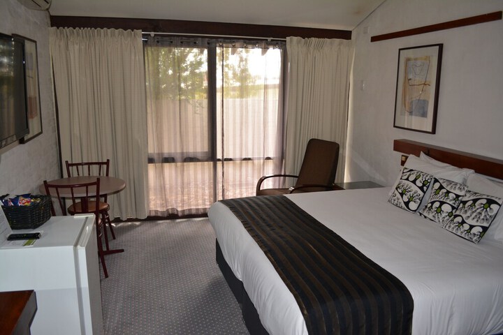 Room 11 of 51