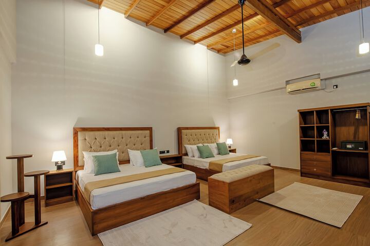 Room 3 of 174