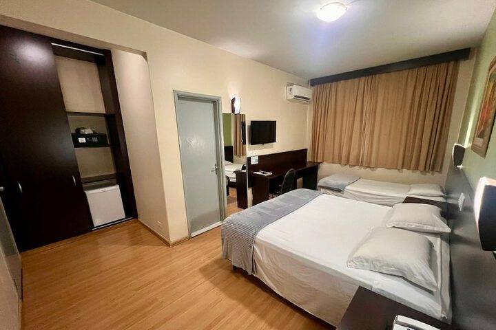 Room 6 of 34