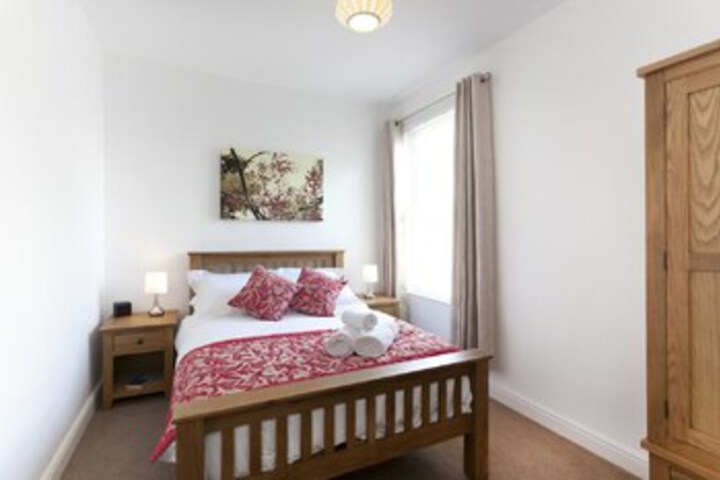Room 9 of 10