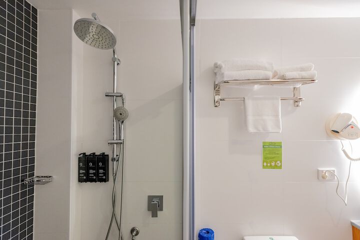 Room 43 of 49