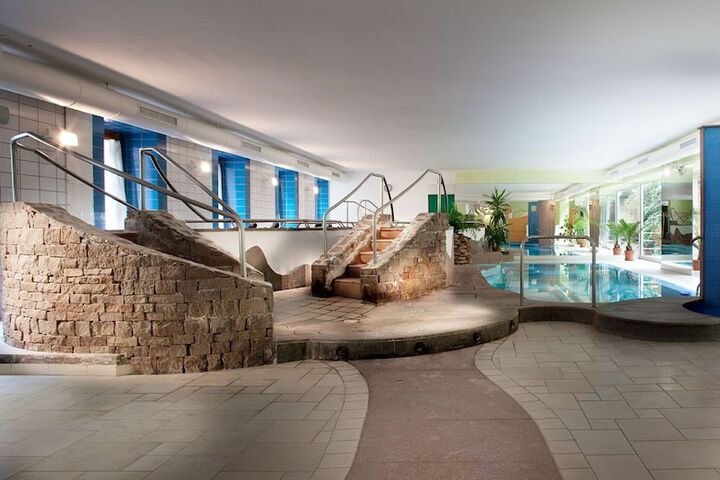 Spa 20 of 32