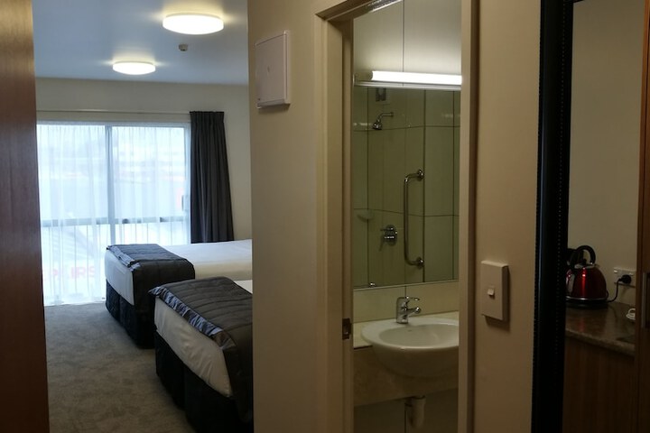 Room 19 of 81