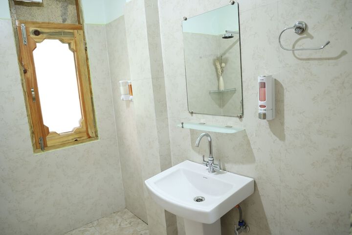 Room 10 of 21