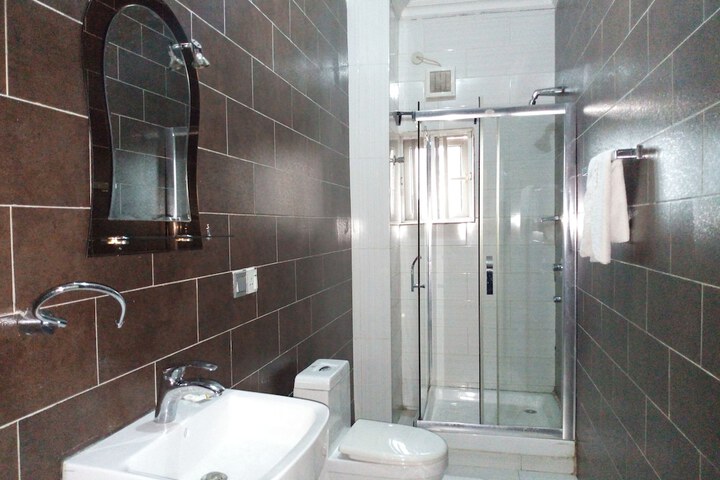 Room 21 of 27