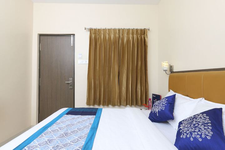 Room 11 of 20