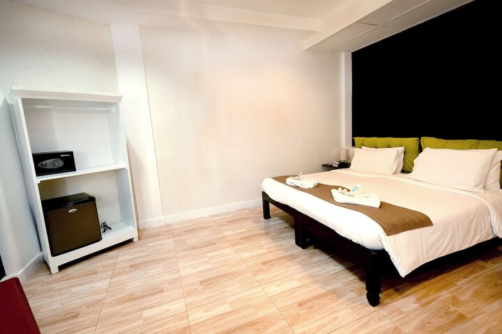 Room 28 of 125