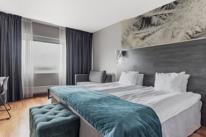 Room 32 of 100