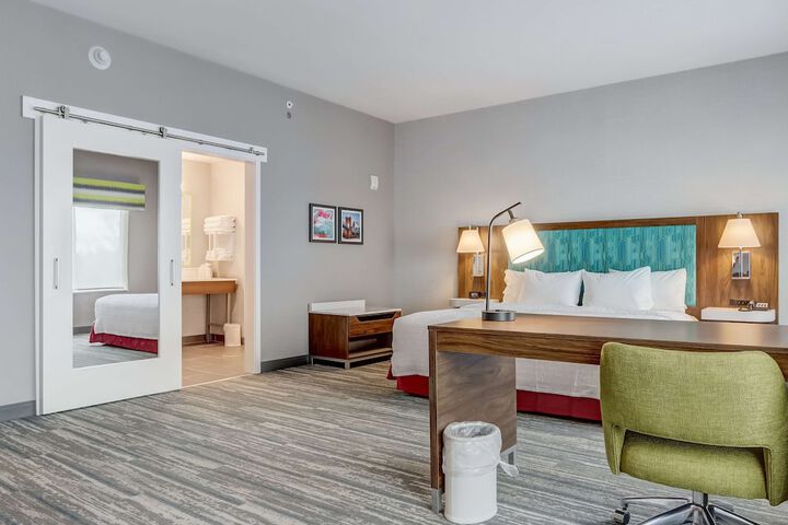 Room 7 of 83