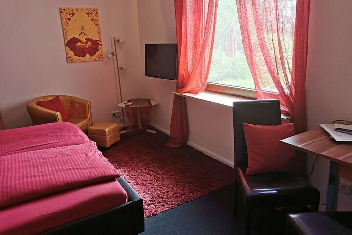 Room 10 of 34