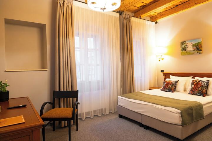 Room 15 of 43