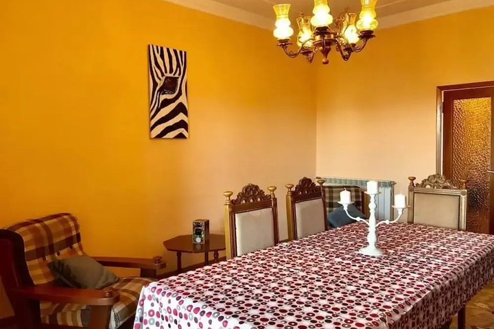 Dining 13 of 15