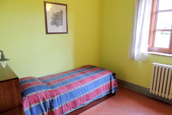 Room 10 of 145