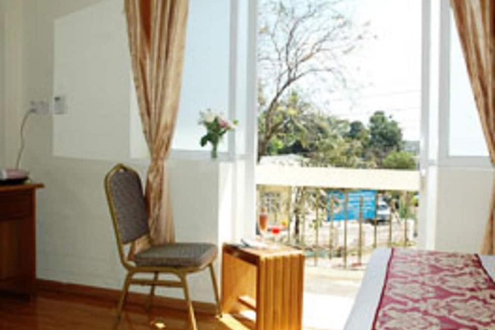 Room 8 of 32