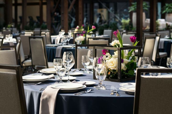 Banquet hall