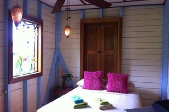 Room 10 of 18