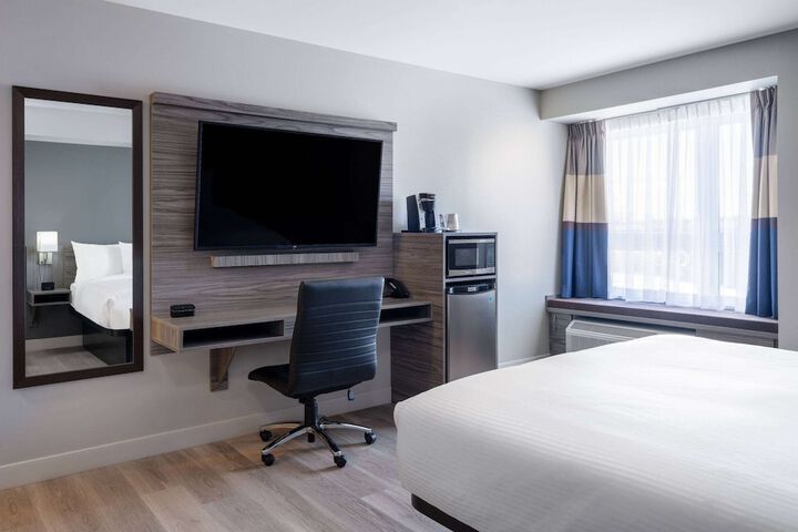 Room 8 of 31