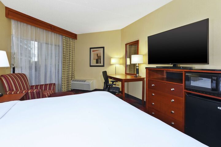 1 King Bed (23 of 26)