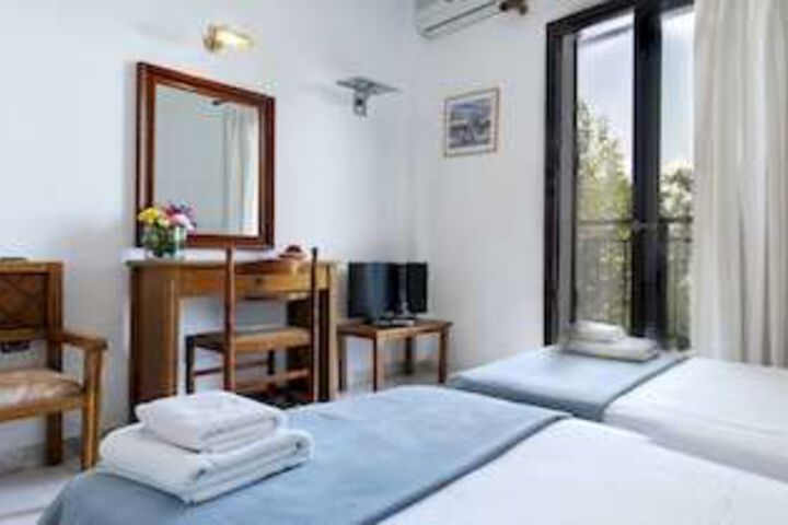 Room 34 of 61